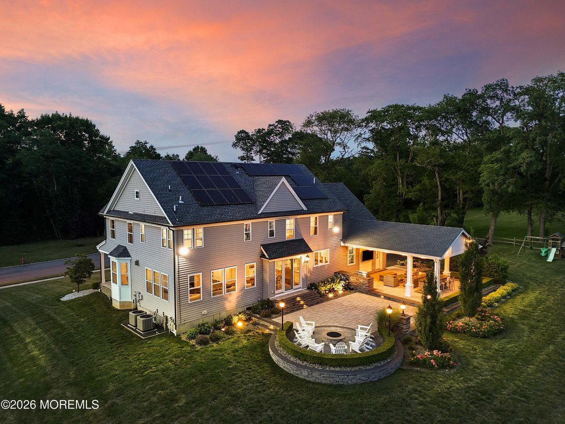 House in Freehold Township, New Jersey, United States 4 - 18689648