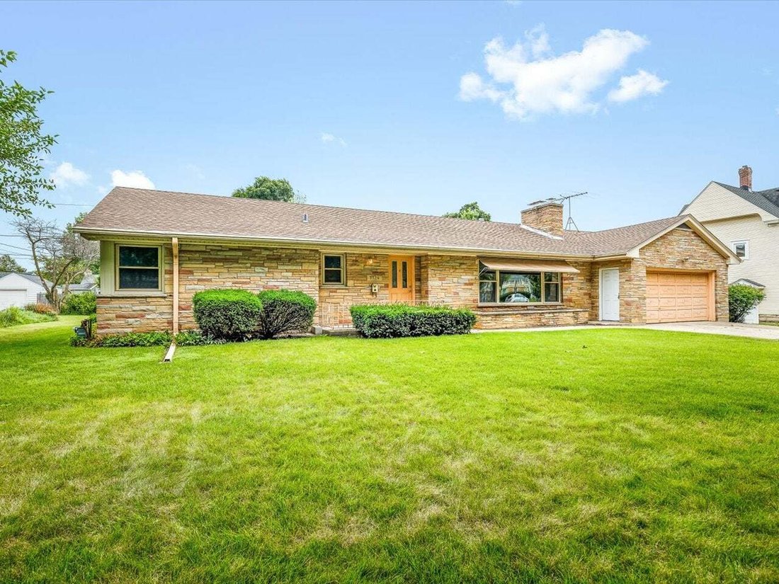 House in St. Charles, Illinois, United States 3 - 18690438