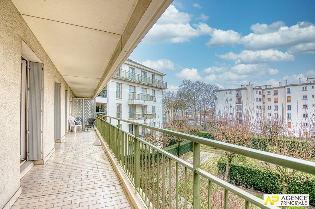 Apartment in Domaine National du Château, Versailles, France 1 - 18689974