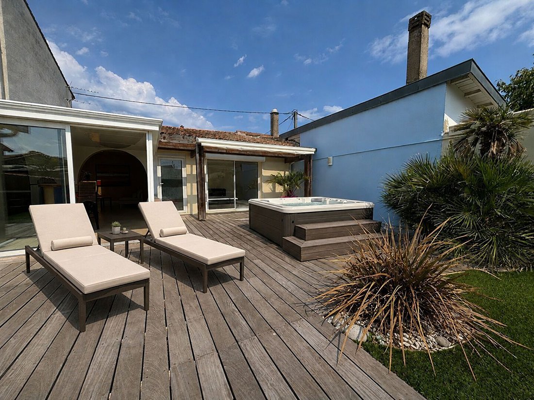 House in Talence, Nouvelle-Aquitaine, France 1 - 18689848