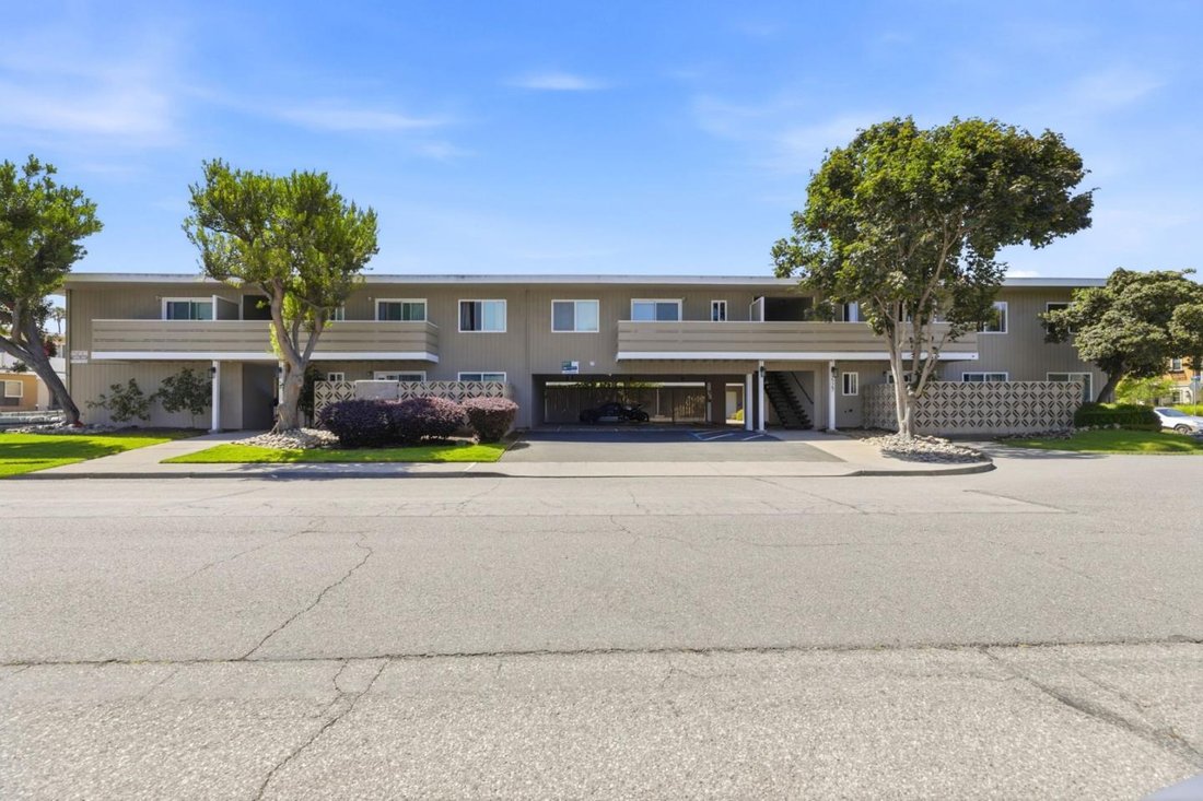 Mountain View, California, United States 2 - 18689709