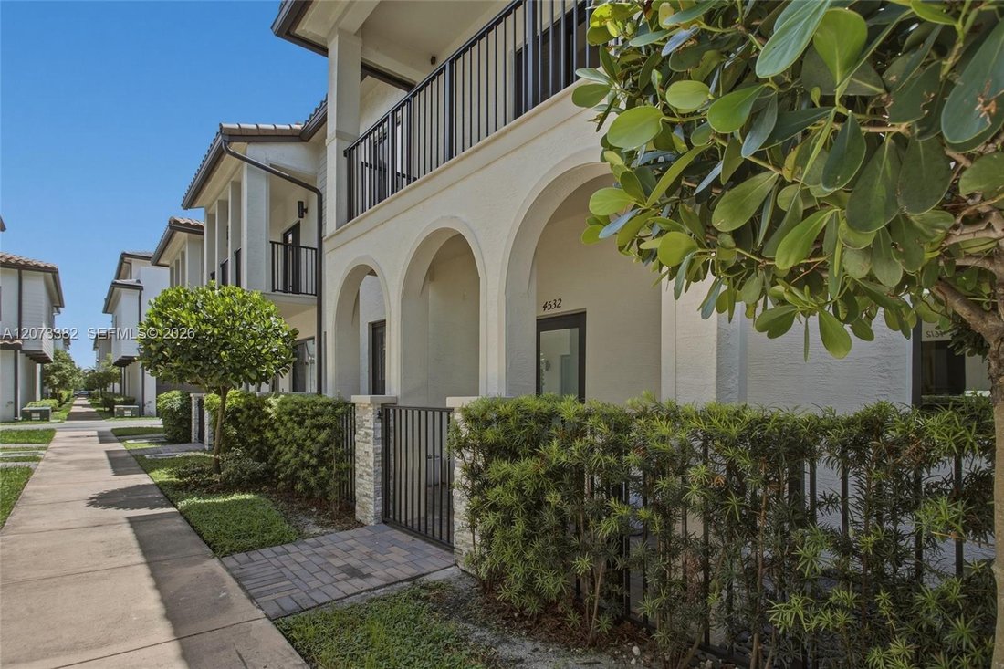 Condo in Miami Springs, Florida, United States 2 - 18691041