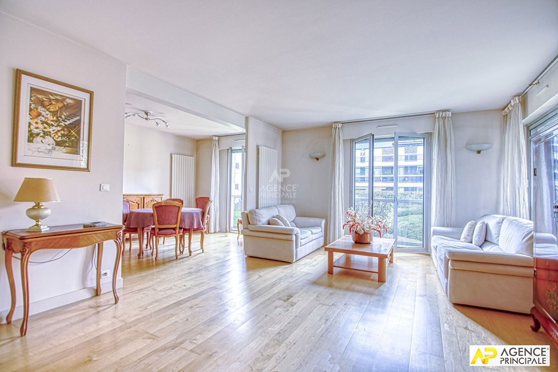 Apartment in Domaine National du Château, Versailles, France 1 - 18689992