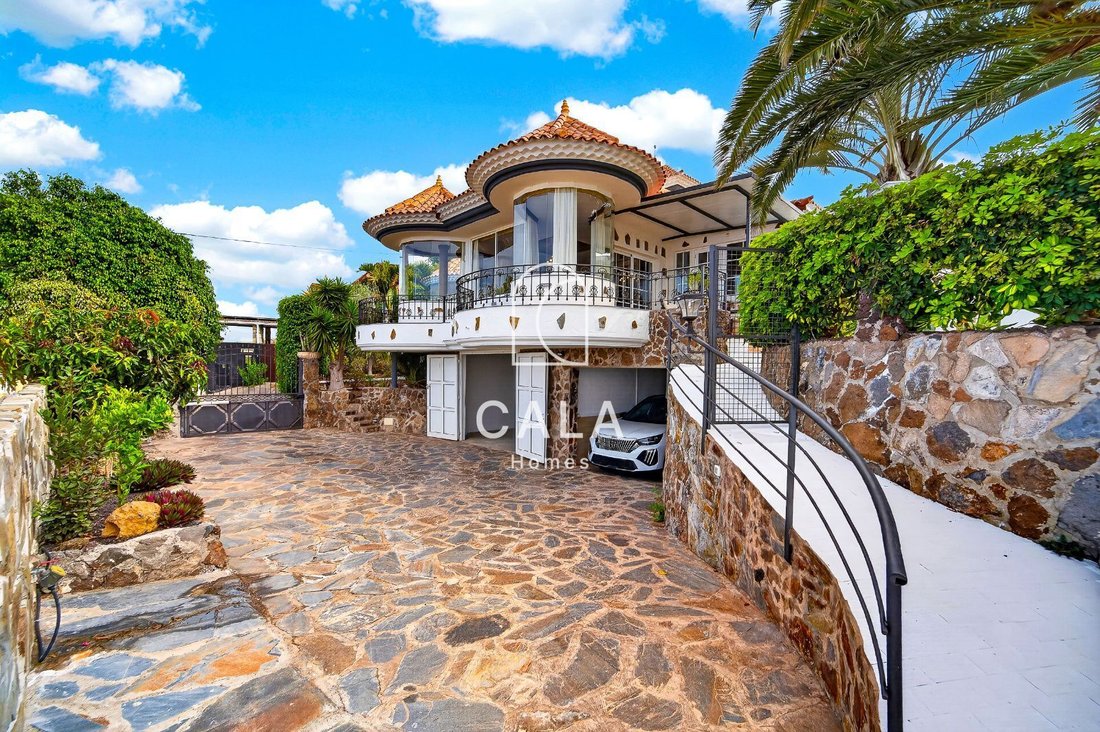 House in Adeje, Canary Islands, Spain 2 - 18689327