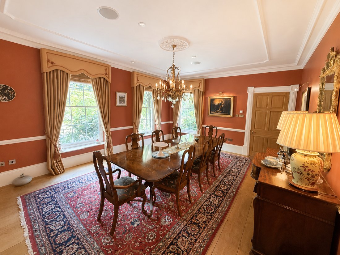 House in Esher, Elmbridge, England 5 - 18686812