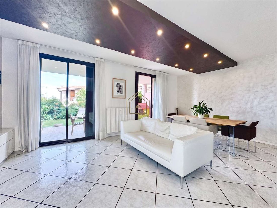 Villa in Rivoltella, Desenzano del Garda, Lombardy 4 - 18690955