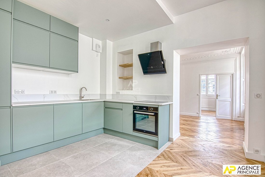 Apartment in Domaine National du Château, Versailles, France 3 - 18690285
