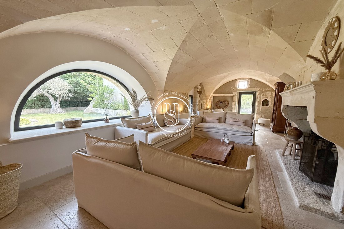 Villa in Saint-Rémy-de-Provence, Provence-Alpes-Côte d'Azur, France 1 - 18688306