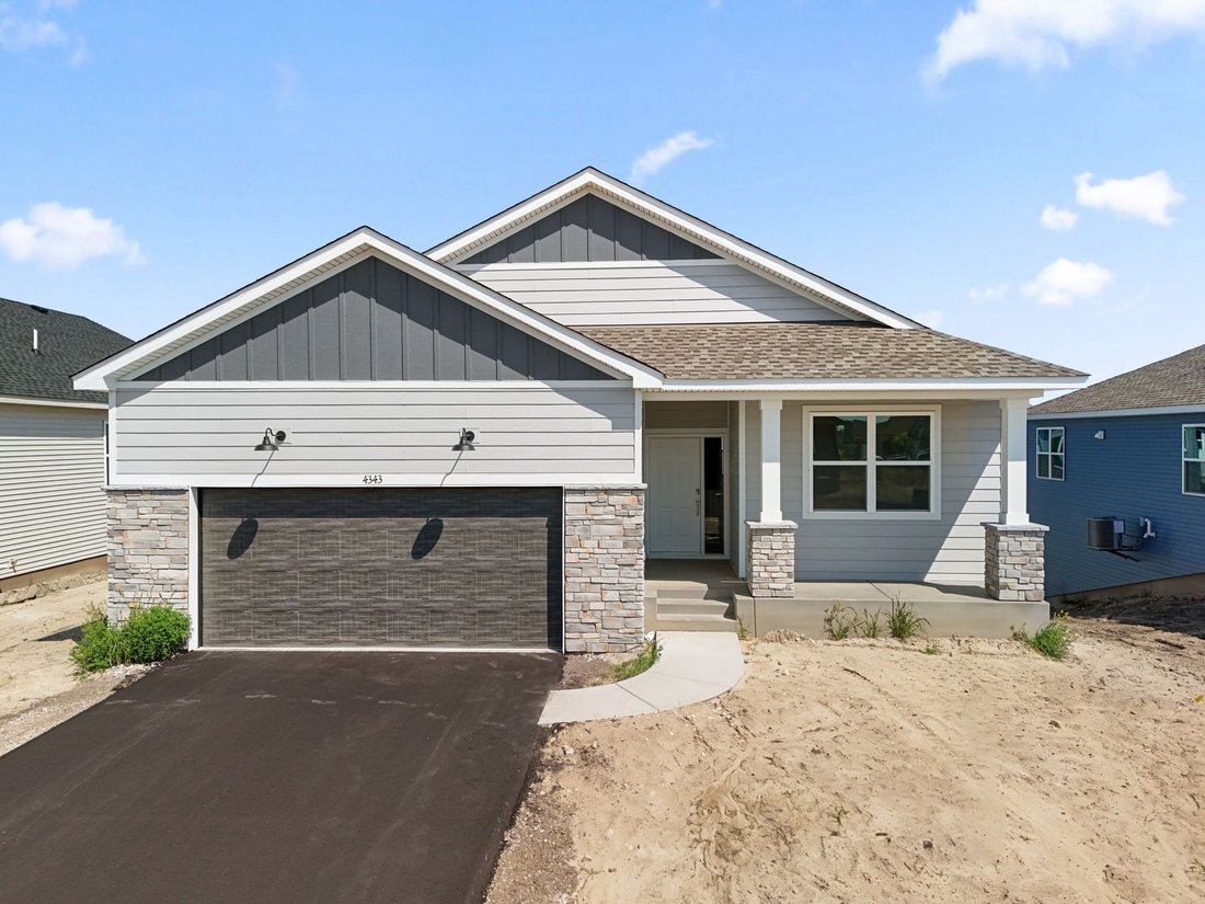 House in Blaine, Minnesota, United States 1 - 17950584