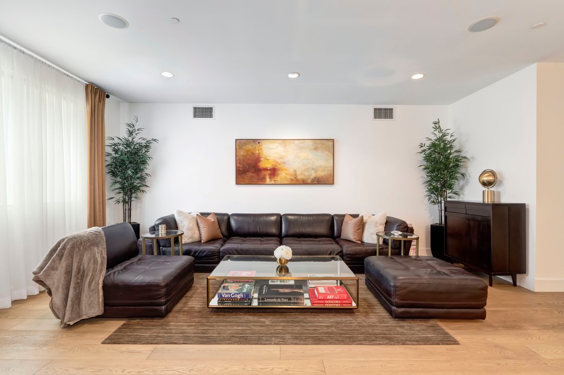 Condo in Los Angeles, California, United States 1 - 18691058