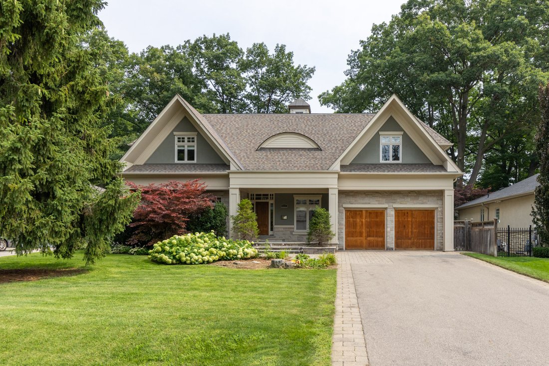 House in Oakville, Ontario, Canada 2 - 18686484