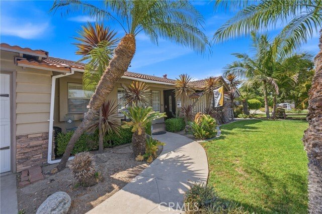 Downey, California, United States 2 - 18689088