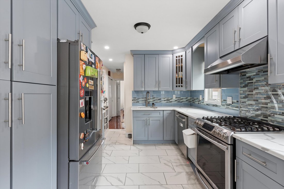 Casa a New Hyde Park, New York, Stati Uniti 4 - 18382724