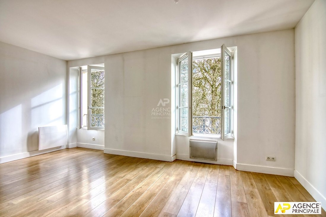 Apartment in Domaine National du Château, Versailles, France 2 - 18690153