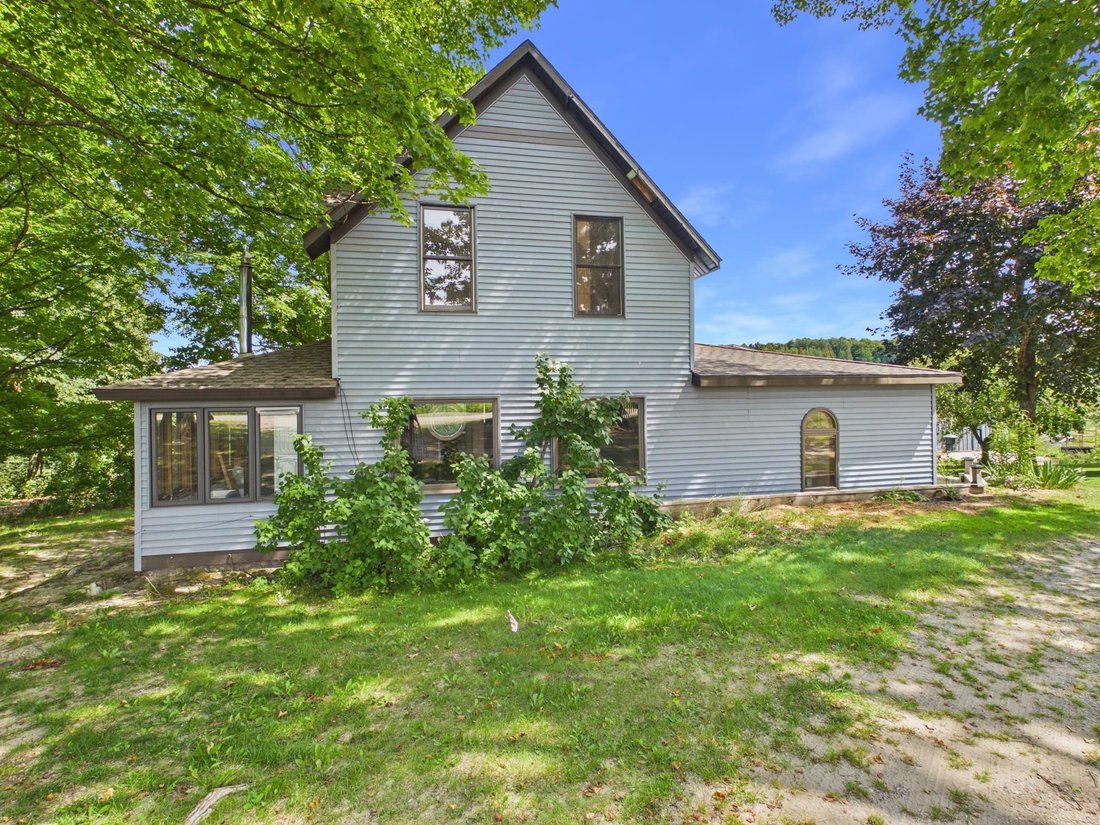 House in Suttons Bay, Michigan, United States 2 - 18687101