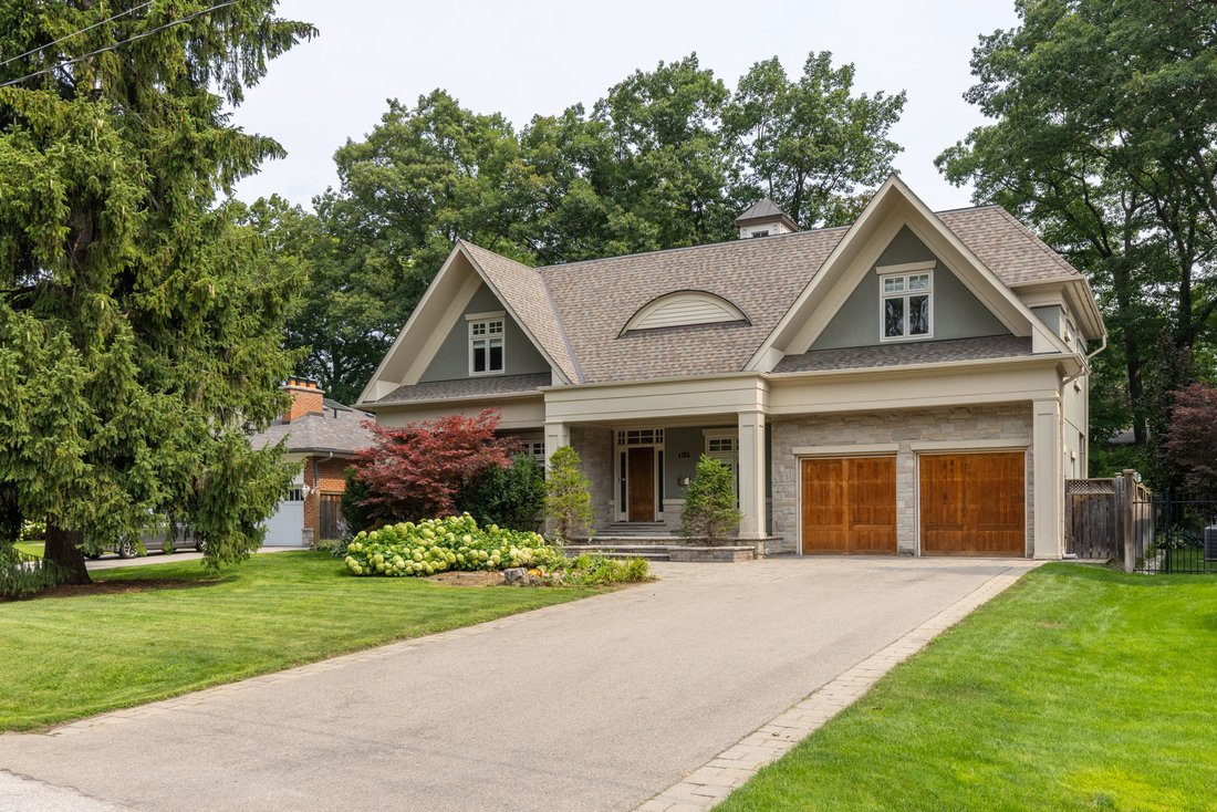 House in Oakville, Ontario, Canada 1 - 18686484