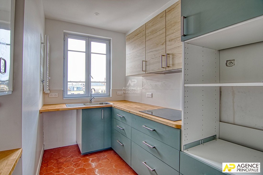 Apartment in Domaine National du Château, Versailles, France 4 - 18689933