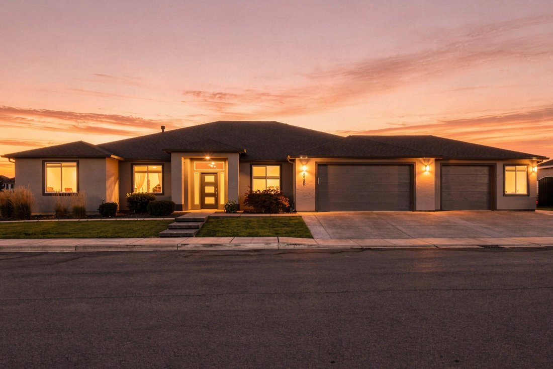 House in West Richland, Washington, United States 1 - 18688062
