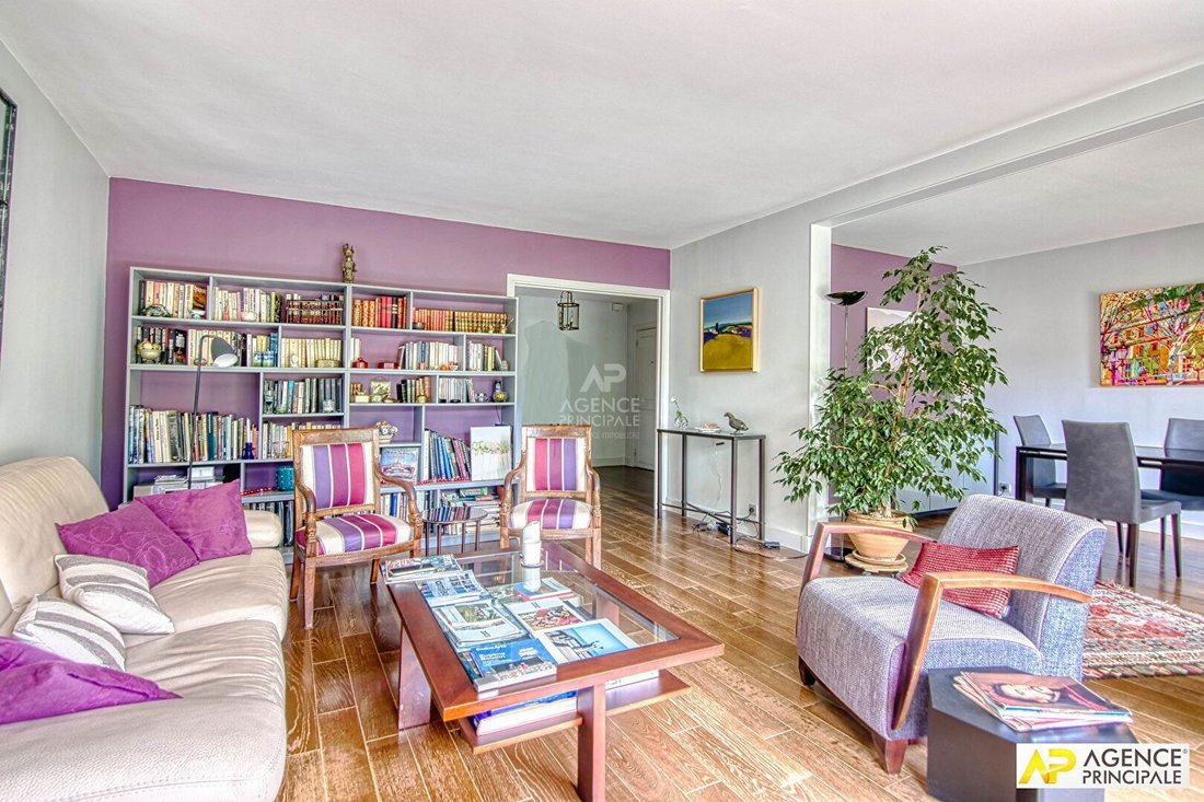 Apartment in Domaine National du Château, Versailles, France 5 - 18690003