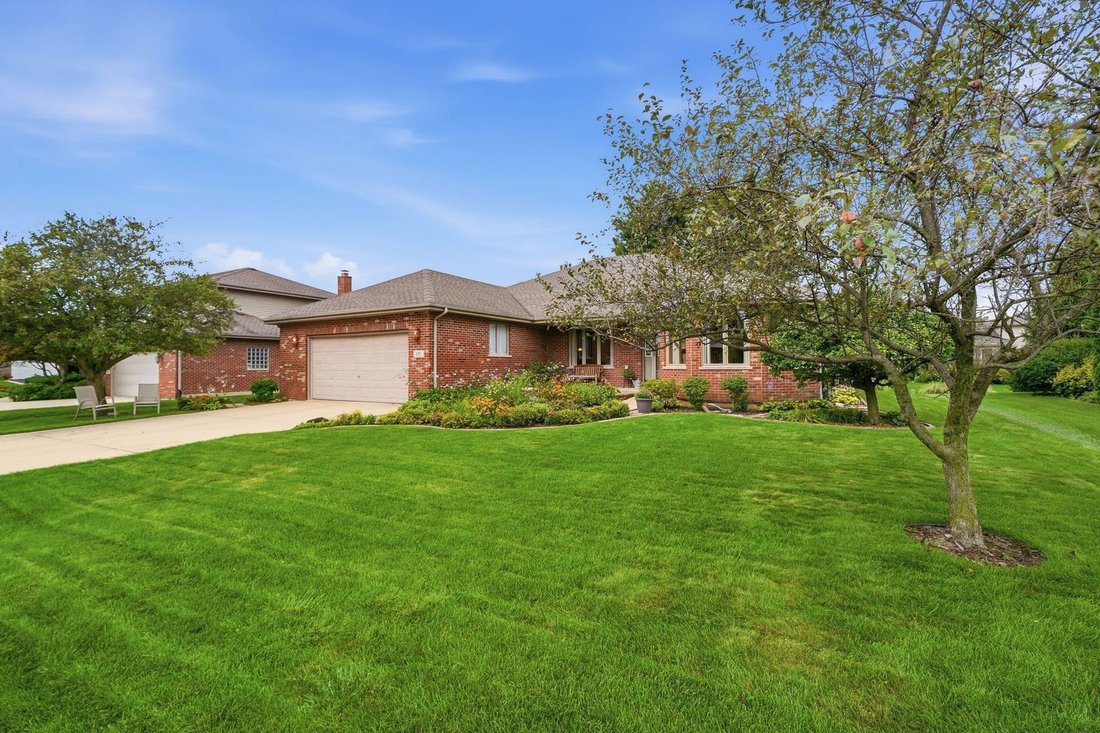 House in New Lenox, Illinois, United States 2 - 18690445