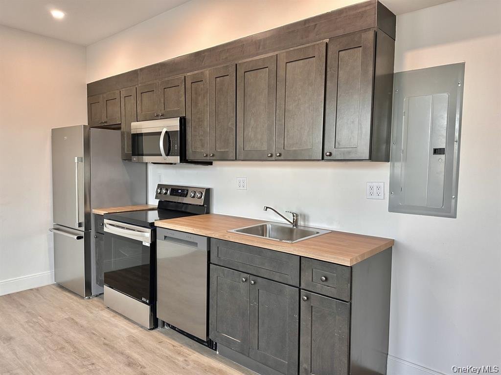 Valley Stream, New York, United States 2 - 18691018