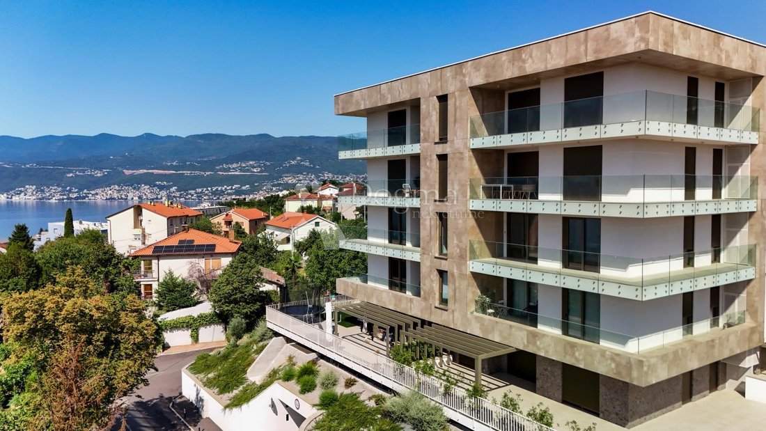 Apartment in Mjesni odbor Zamet, Grad Rijeka, Primorje-Gorski Kotar County 2 - 18690736