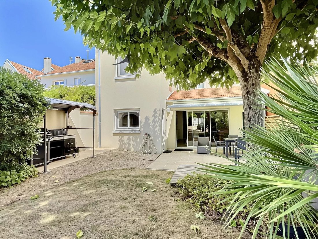 Townhouse in Centre, Saintes, France 3 - 18688088