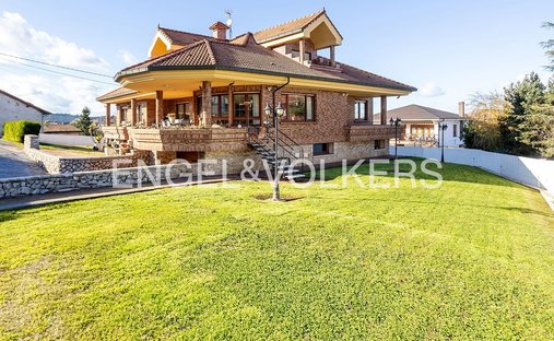 House in Camargo, Cantabria, Spain 1