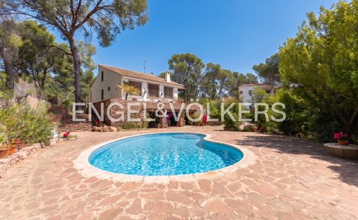 Villa in Naquera / Naquera, Valencian Community, Spain 1