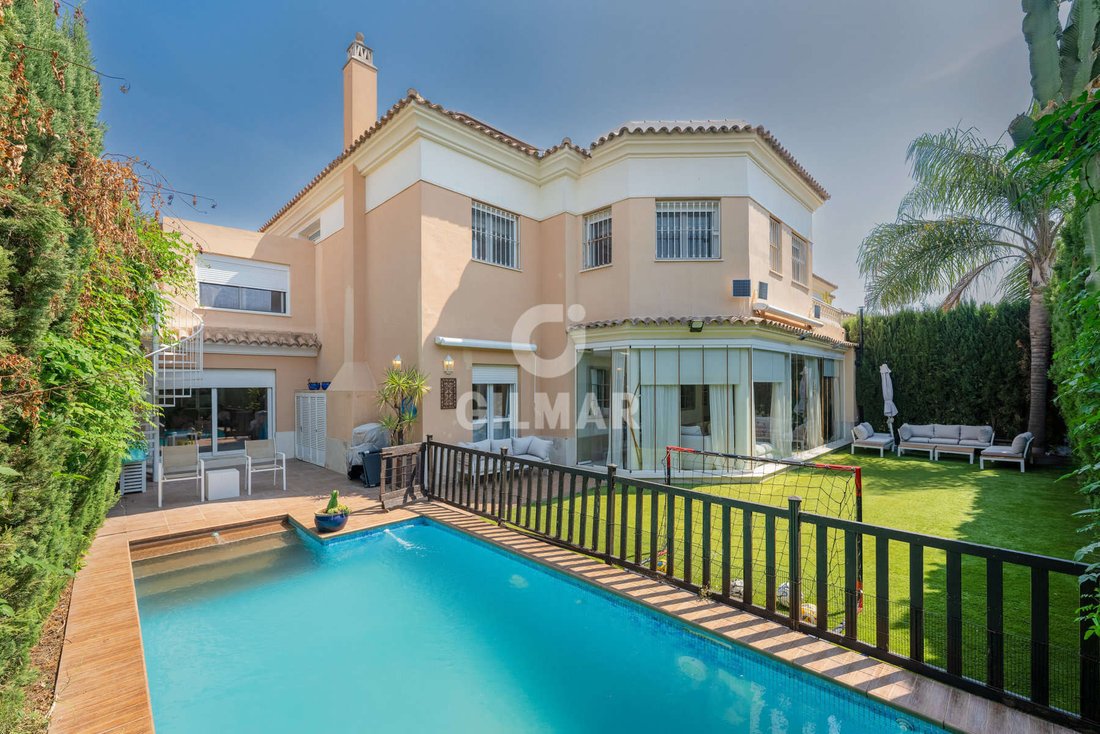 Villa in Montequinto, Dos Hermanas, Spain 1 - 18687019