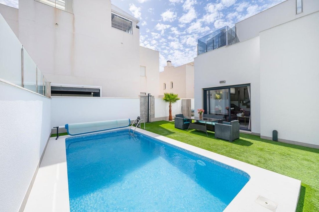 House in Torrevieja, Valencian Community, Spain 4 - 18691240