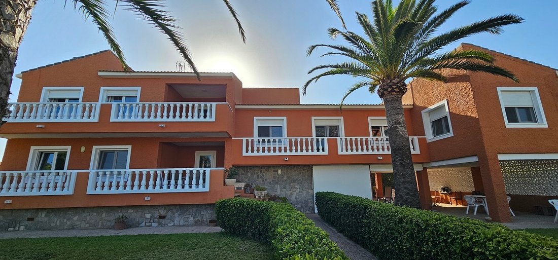Chalet in Torrevieja, Valencian Community, Spain 2 - 18691067