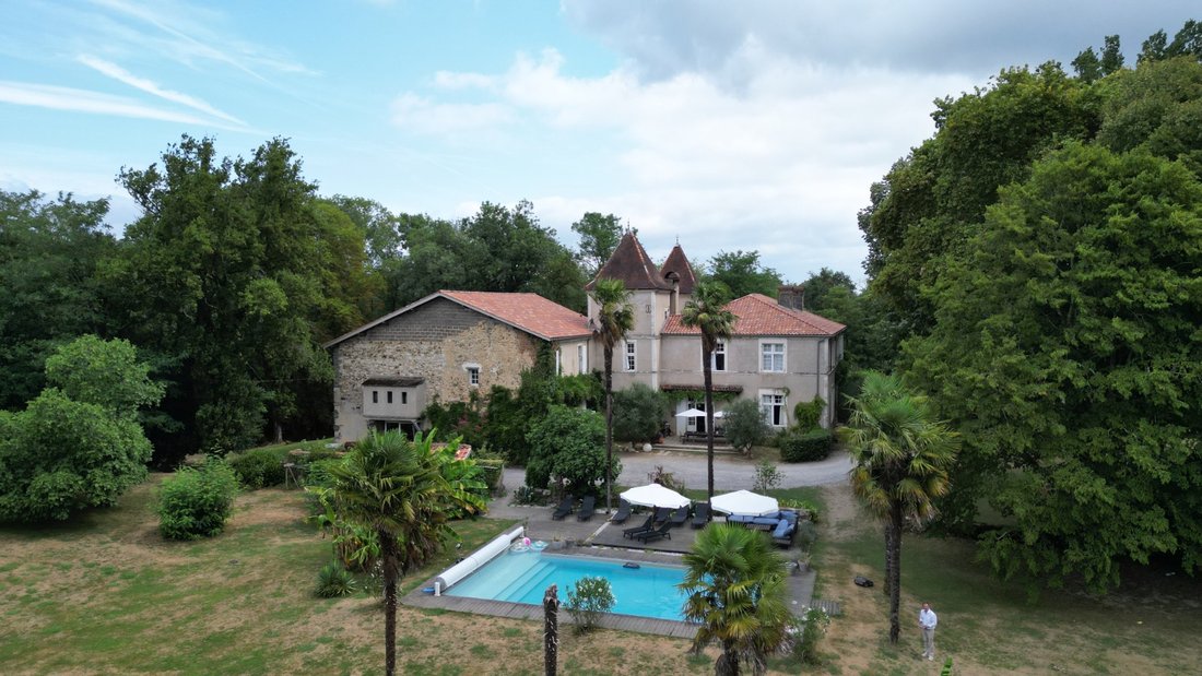 Chateau in Pouillon, Nouvelle-Aquitaine, France 3 - 18688502