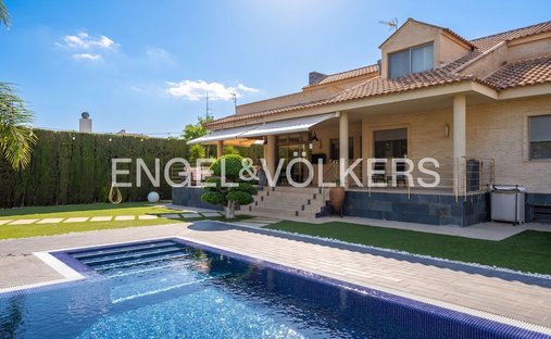 House in la Pobla de Vallbona, Valencian Community, Spain 1