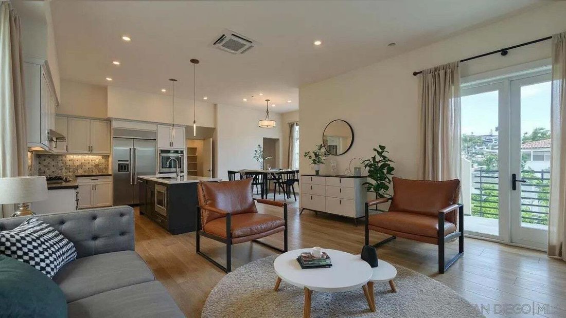 Condo in San Diego, California, United States 4 - 18690536