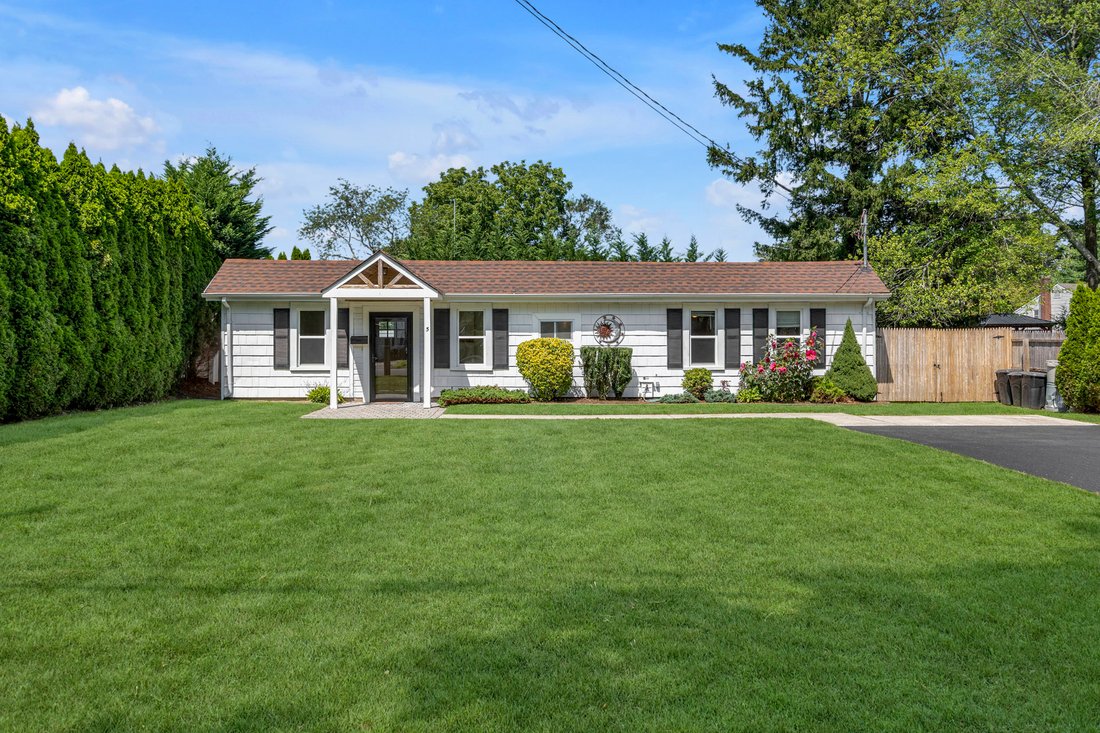 House in Huntington Station, New York, United States 1 - 18690995