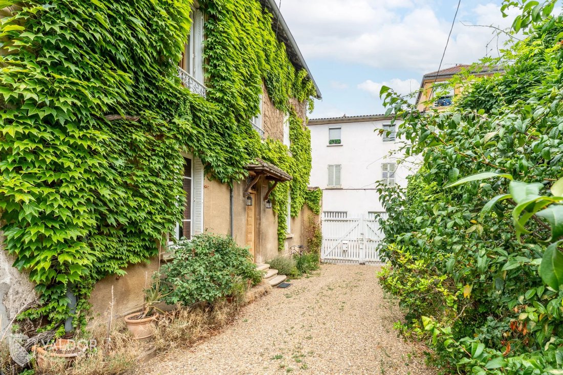 House in Villefranche-sur-Saone, Auvergne-Rhône-Alpes, France 2 - 18691355