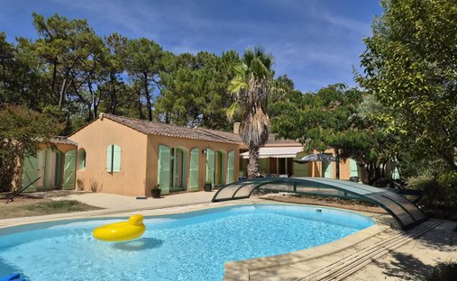 Apartment in Arrondissement of Les Sables-d'Olonne, Pays de la Loire, France 1