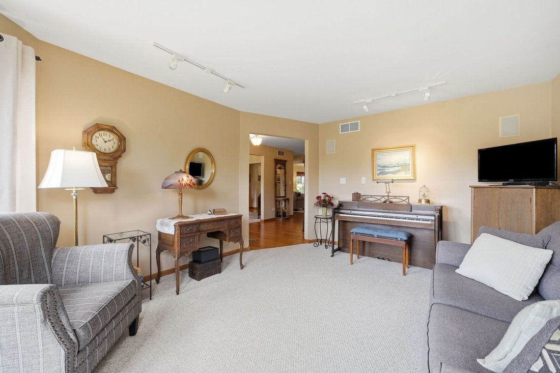 House in New Lenox, Illinois, United States 5 - 18690445