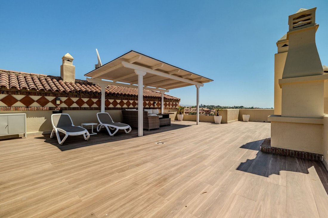 Penthouse in Cancelada, Estepona, Andalusia 2 - 18687448