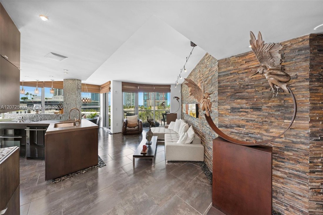 Condo in Miami Beach, Florida, United States 3 - 18691028