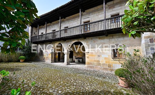 Townhouse in Mazcuerras, Cantabria, Spain 1