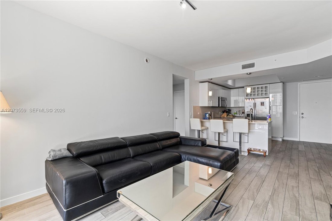 Condo in Miami, Florida, United States 4 - 18691051