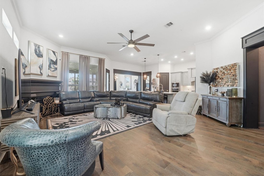 House in Tomball, Texas, United States 5 - 18690274