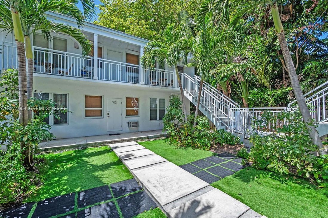 Condo in Miami Beach, Florida, United States 3 - 18691037