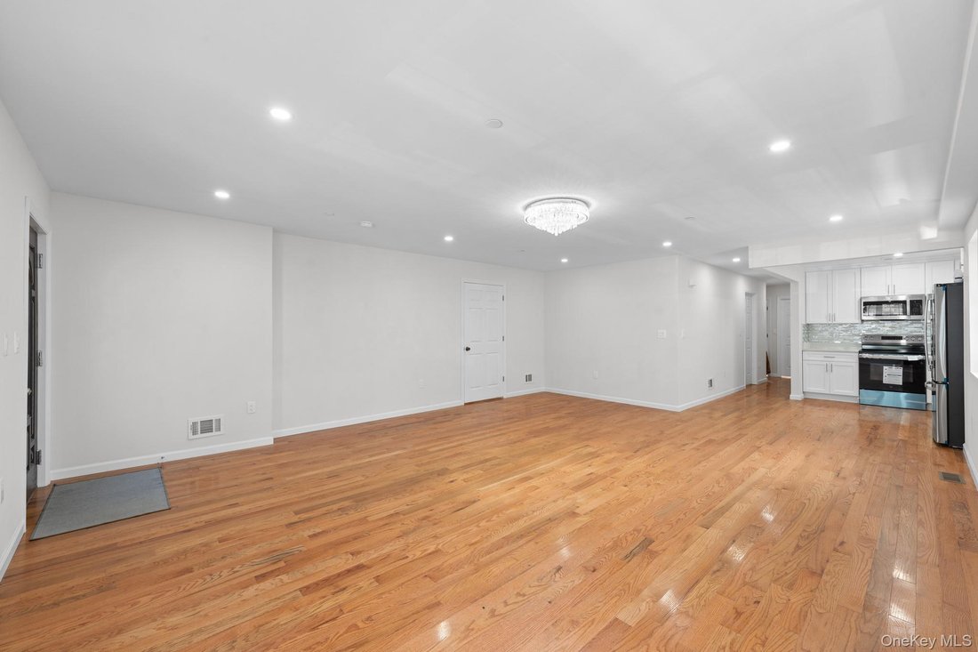 House in New York, New York, United States 2 - 18689483