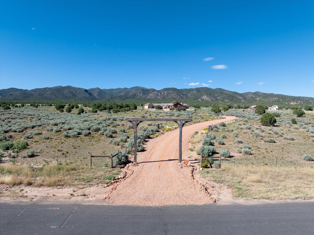 House in New Harmony, Utah, United States 4 - 18689613