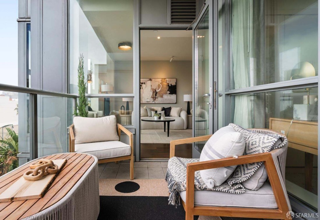 Condo in San Francisco, California, United States 5 - 18689274