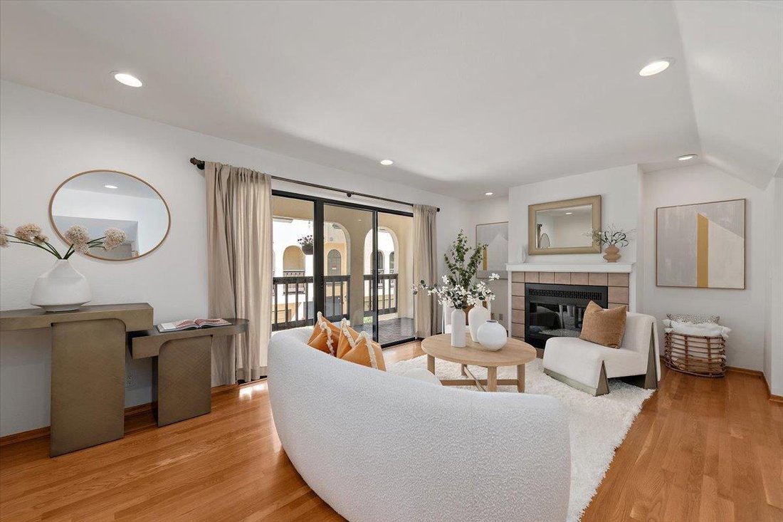 Condo in Mountain View, California, United States 4 - 18689715