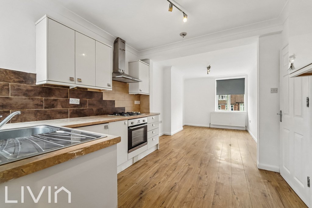 Apartment in Selsdon, London Borough of Croydon, England 2 - 18691329